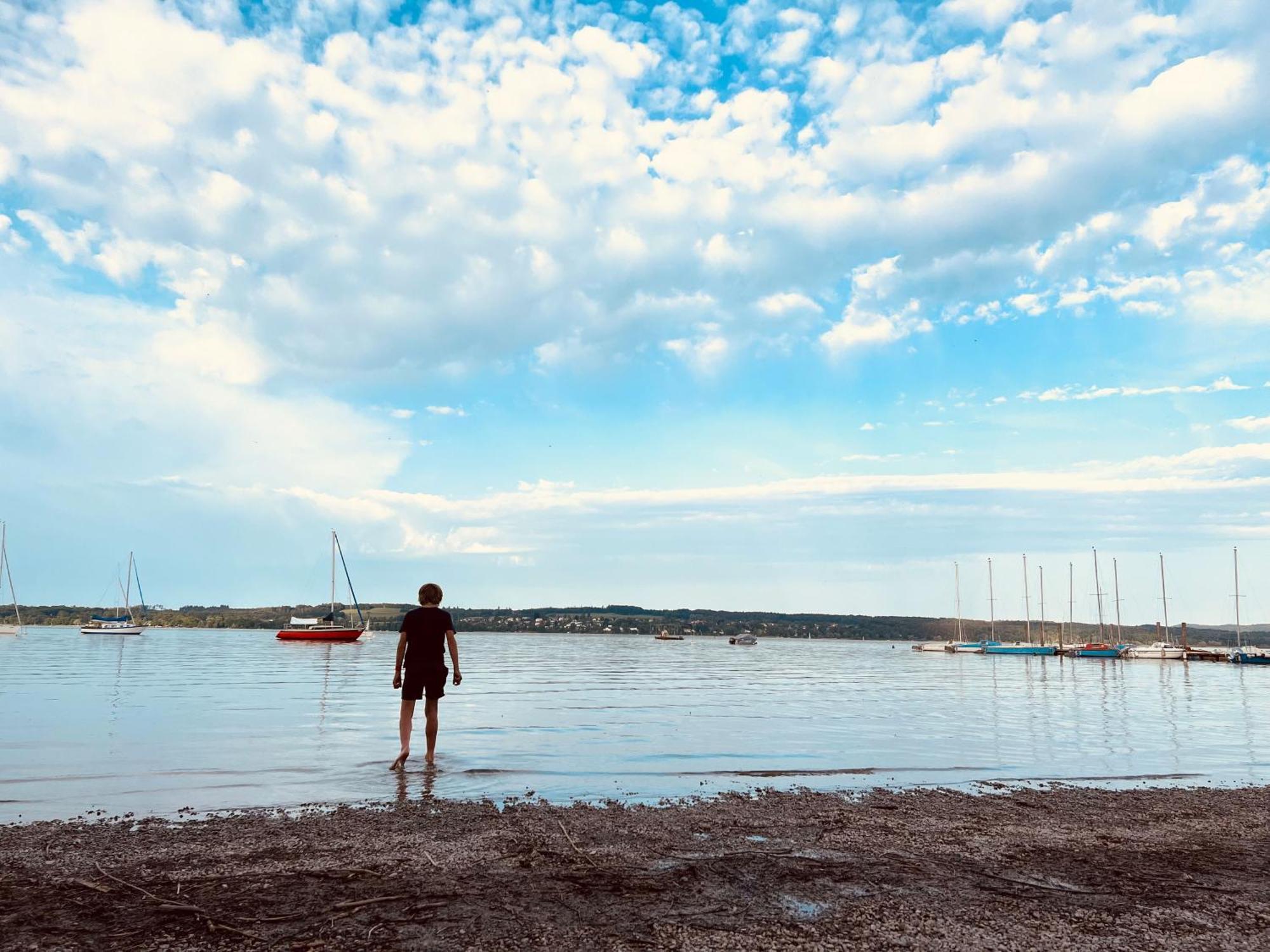 Schlafen Im Atelier - Einzigartiges Gaestezimmer Am Ammersee Apartment Schondorf am Ammersee Bagian luar foto